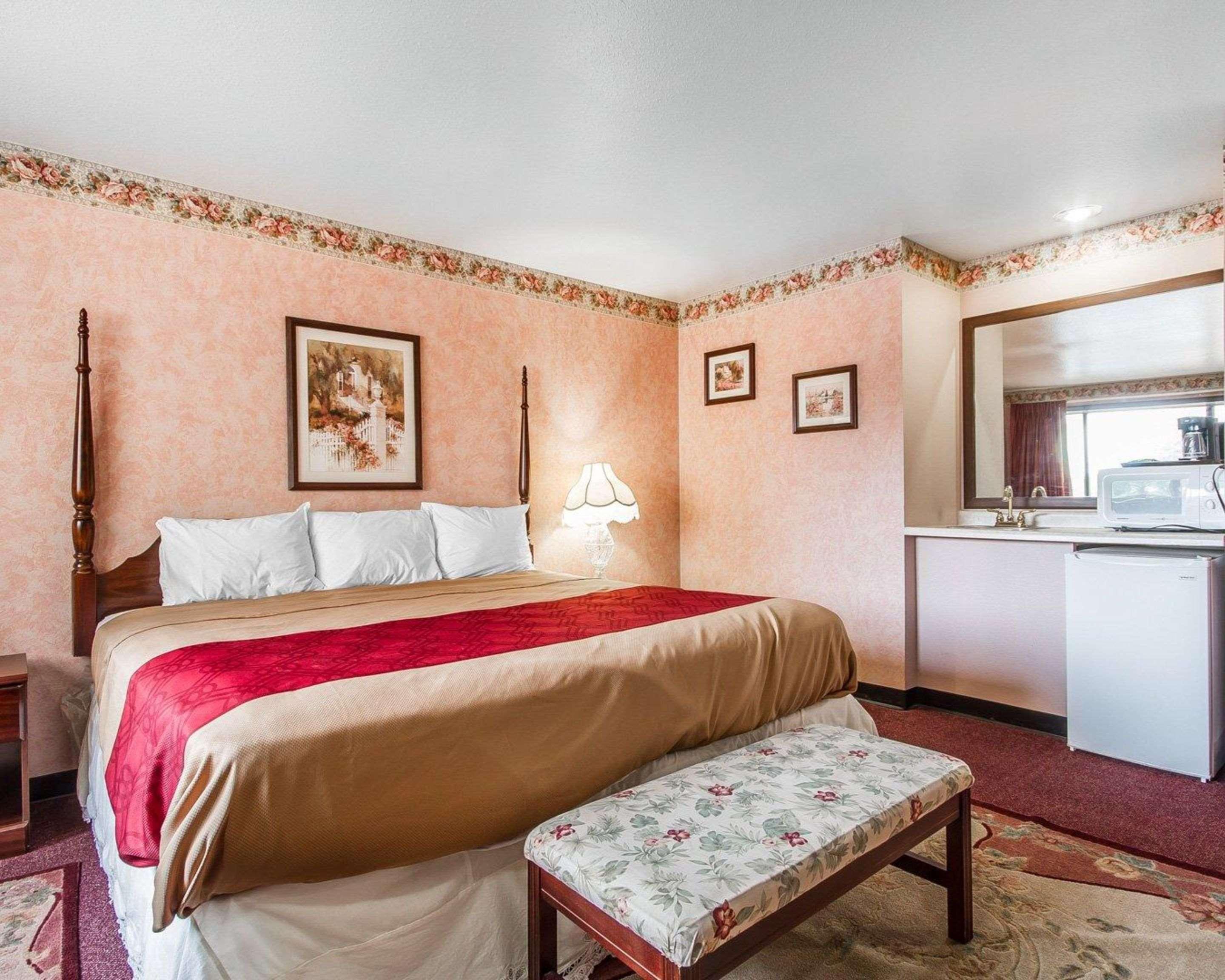 Rodeway Inn & Suites Madison East Luaran gambar