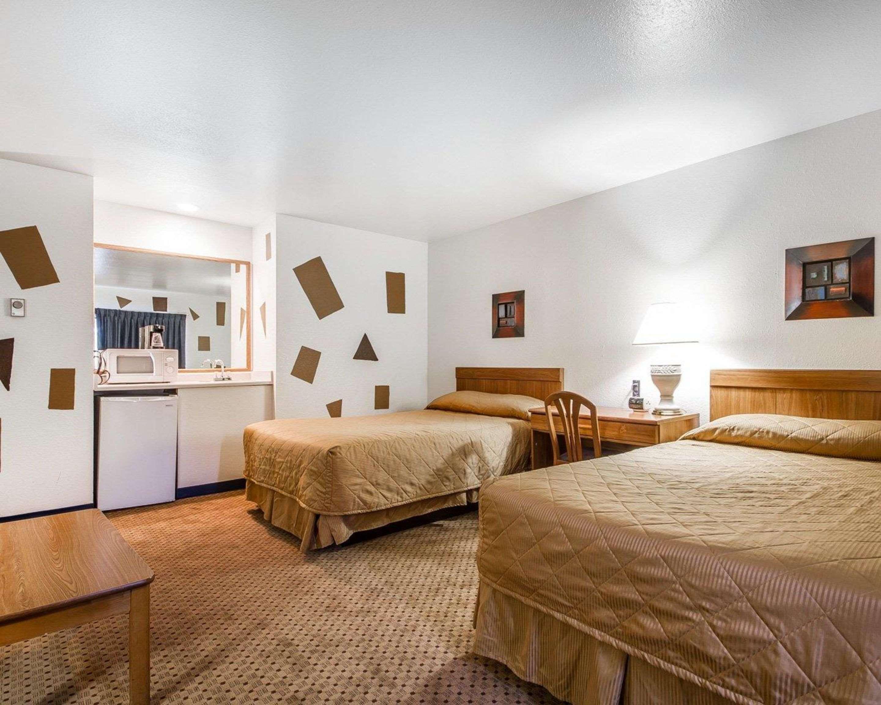 Rodeway Inn & Suites Madison East Luaran gambar