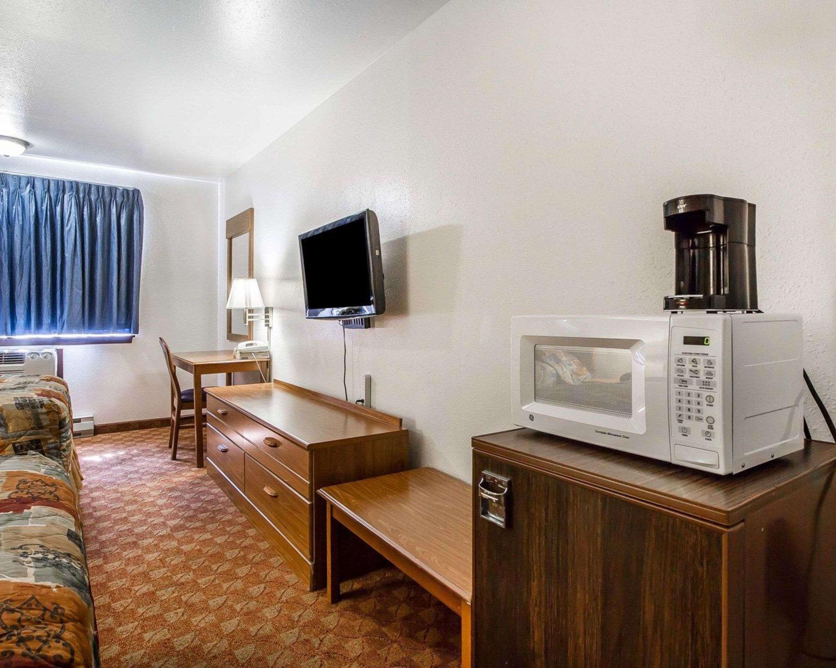 Rodeway Inn & Suites Madison East Luaran gambar