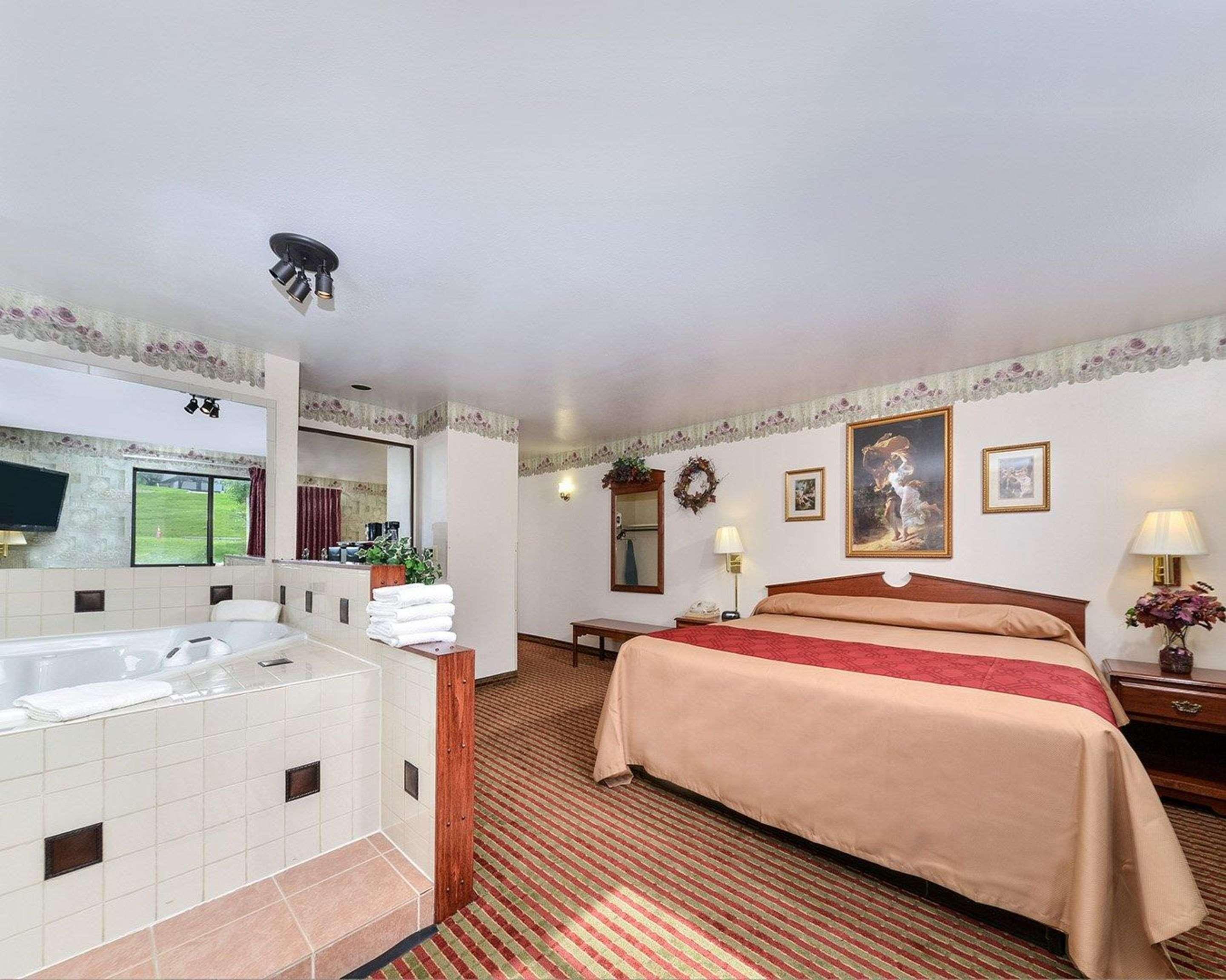 Rodeway Inn & Suites Madison East Luaran gambar
