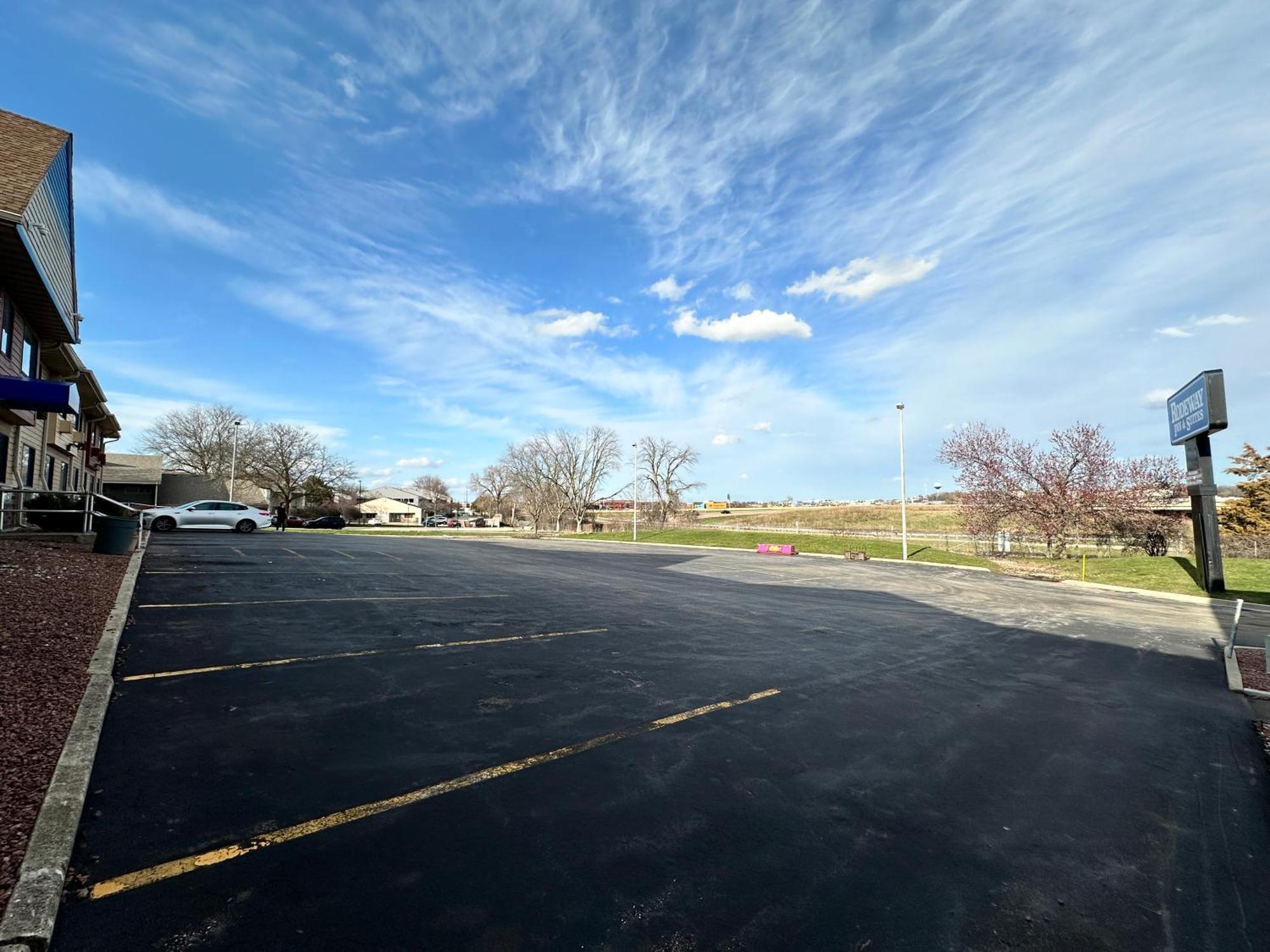 Rodeway Inn & Suites Madison East Luaran gambar