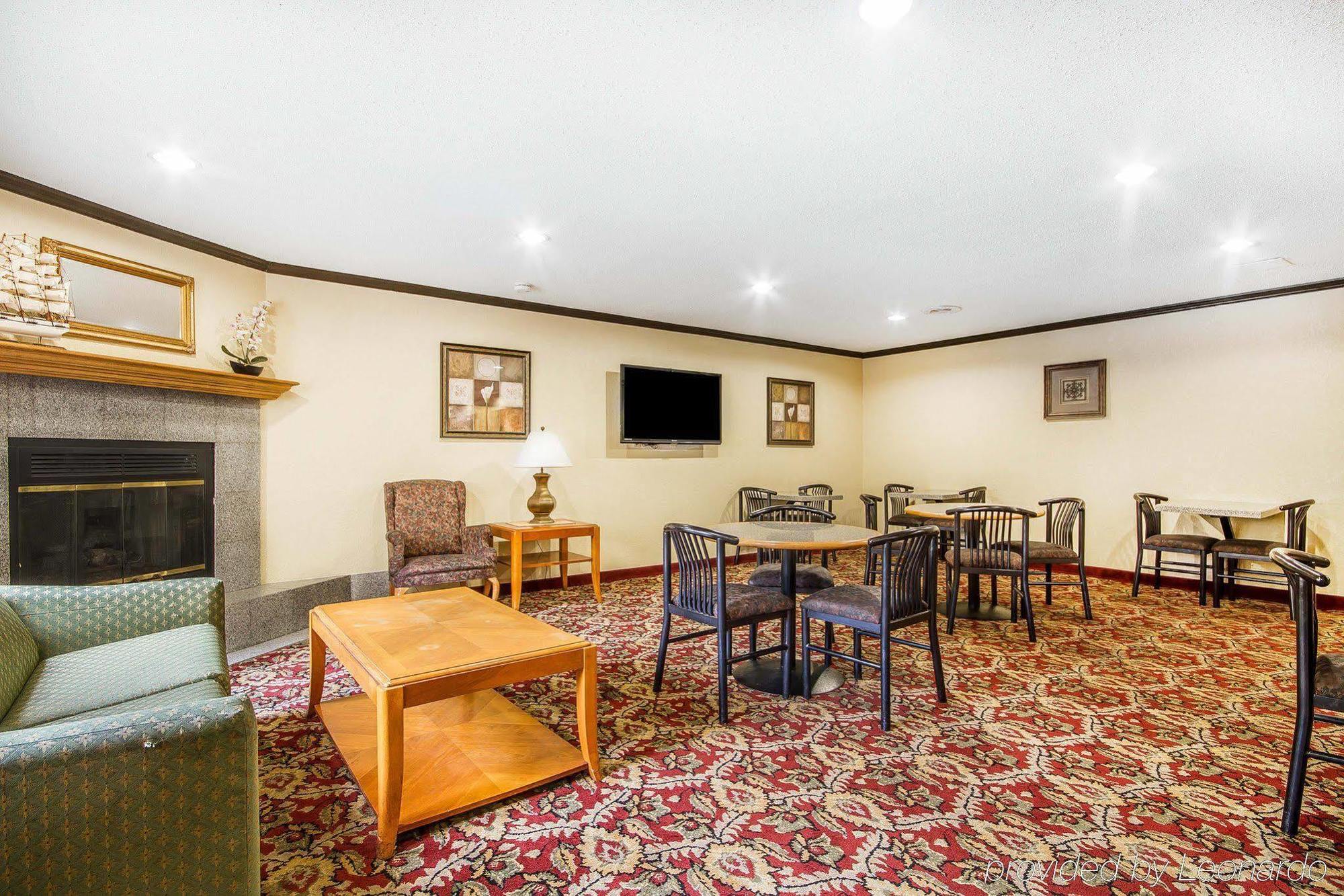 Rodeway Inn & Suites Madison East Luaran gambar