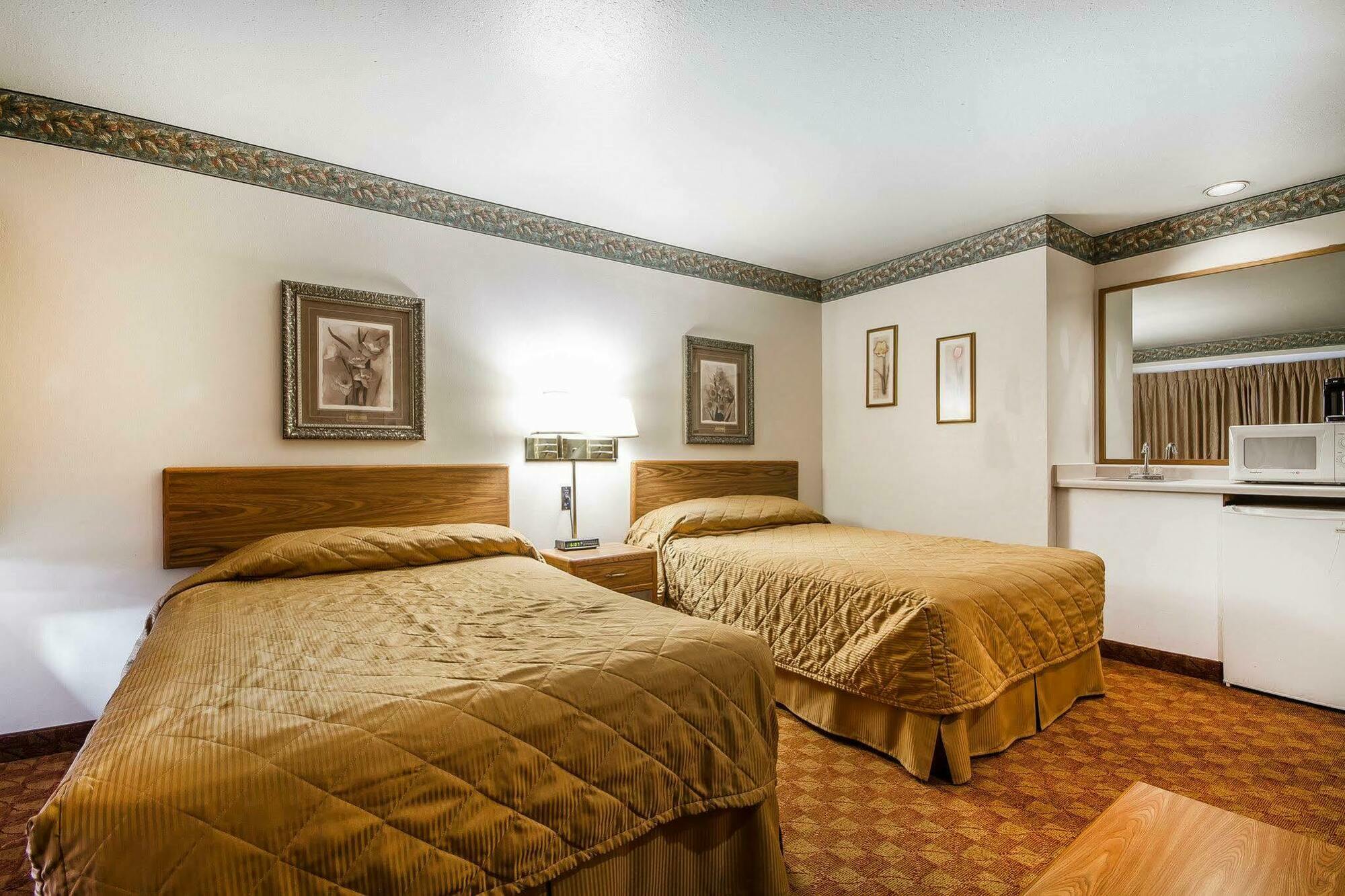 Rodeway Inn & Suites Madison East Luaran gambar