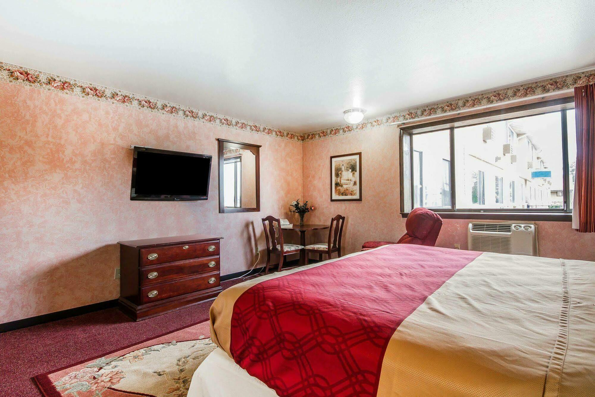 Rodeway Inn & Suites Madison East Luaran gambar
